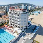 Unahotels Imperial Sport 호텔 페자로