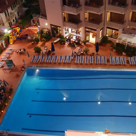 호텔 Unahotels Imperial Sport 페자로